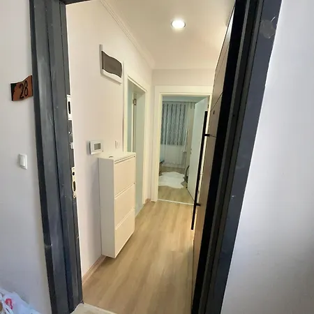 By Lotus - Comfortable Luxury With Pool Apartment Side