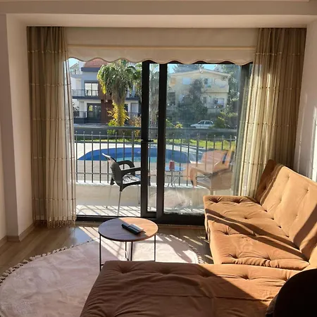 By Lotus - Comfortable Luxury With Pool Apartment Side