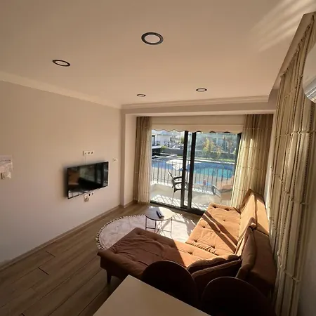 By Lotus - Comfortable Luxury With Pool Apartman Side